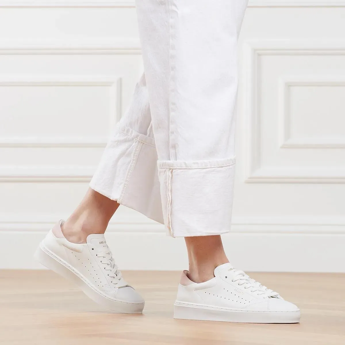 Axel Arigato  Court Sneaker White/Pink