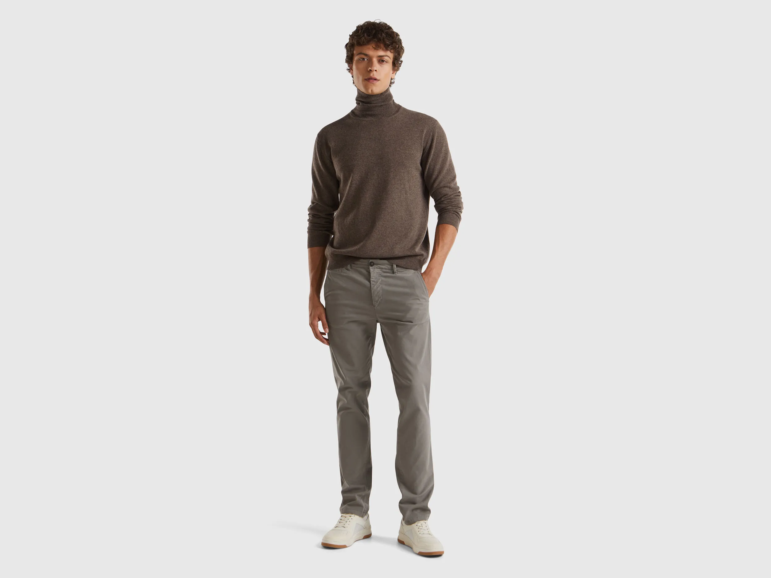 Brown turtleneck in pure Merino wool - Dark Brown | Benetton